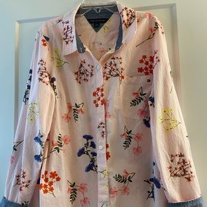 VGUC Tommy Hilfiger button up blouse, size Large